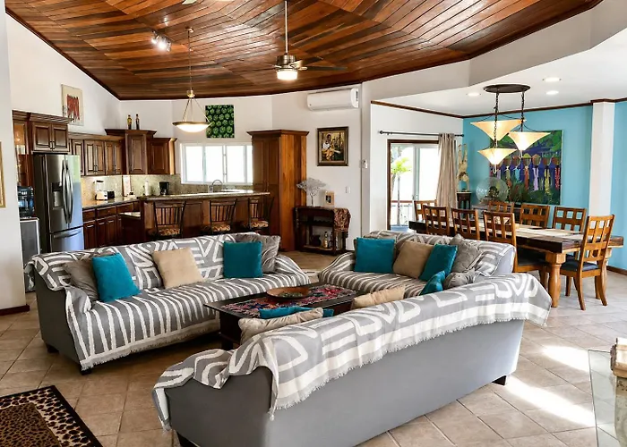 Casa Redonda - Upper Level Beachfront * San Pedro (Ambergris Caye)