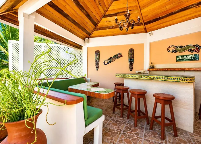 Casa Redonda - Upper Level Beachfront * San Pedro (Ambergris Caye)