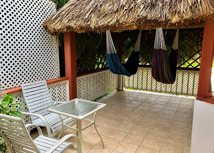 Casa Redonda - Upper Level Beachfront Apartment San Pedro (Ambergris Caye)